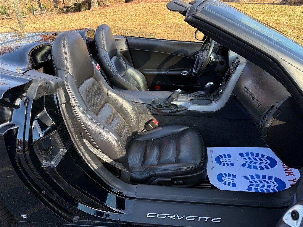 Used 2006 Chevrolet Corvette Convertible w/ Preferred Equipment Group RWD image 44