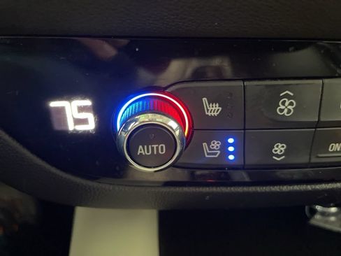 Used 2023 Buick Enclave Avenir w/ Avenir Technology Package AWD/4WD image 43