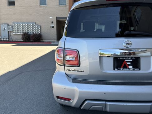 Used 2018 Nissan Armada Platinum w/ Interior Lighting Package AWD/4WD image 5