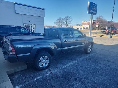 Used 2015 Toyota Tacoma 4x4 Double Cab image 3