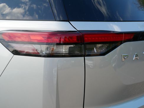 Certified 2023 Nissan Pathfinder SV AWD/4WD image 17