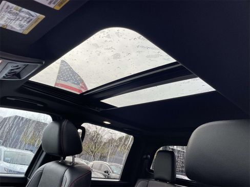 Used 2023 Nissan Titan PRO-4X w/ Pro-4x Convenience Package image 17