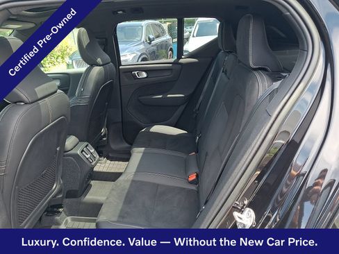 Certified 2023 Volvo XC40 B5 Plus w/ Climate Package AWD/4WD image 11