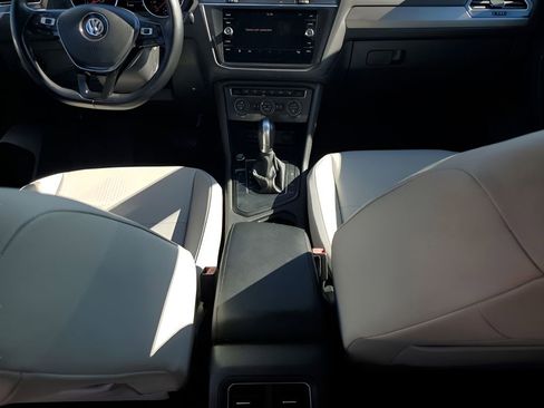 Used 2018 Volkswagen Tiguan SE w/ Panoramic Sunroof Package image 22