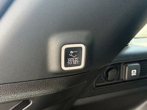 Used 2024 Jeep Grand Cherokee Altitude RWD image 18