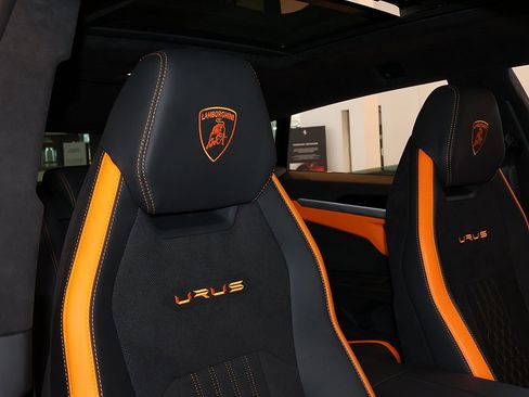 Used 2023 Lamborghini Urus S image 23