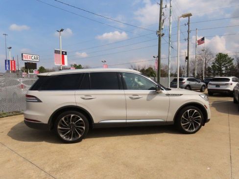 Used 2021 Lincoln Aviator Reserve w/ Equipment Group 202A image 8