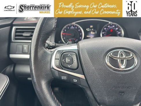 Used 2016 Toyota Camry SE image 25