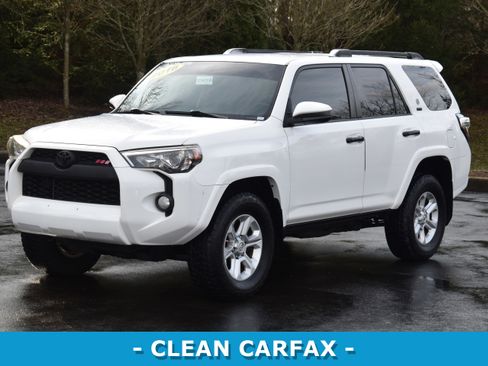 Used 2016 Toyota 4Runner SR5 image 3