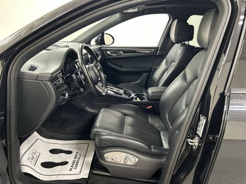 Used 2023 Porsche Macan AWD/4WD image 9