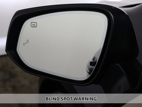 Used 2022 Toyota Sienna Limited image 6