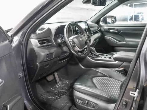 Certified 2022 Toyota Highlander XSE image 19