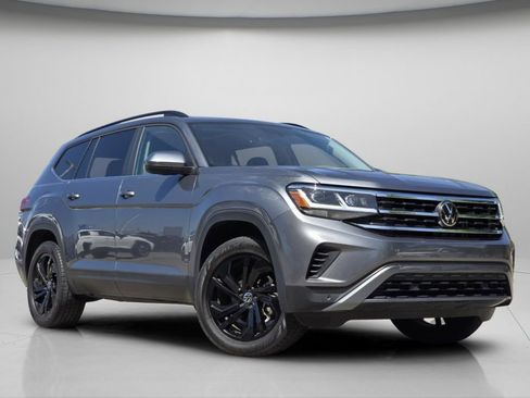 Used 2023 Volkswagen Atlas SE w/ Panoramic Sunroof Package AWD/4WD image 2