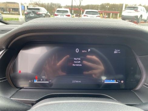 Used 2023 Jeep Grand Cherokee Limited w/ Black Appearance Package image 22