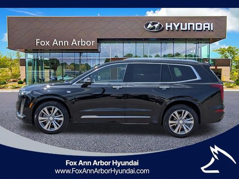 Used 2023 Cadillac XT6 Premium Luxury w/ Technology Package AWD/4WD image 2