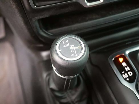 Used 2026 Jeep Wrangler Unlimited Sahara AWD/4WD image 23