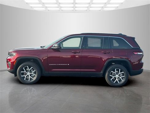 New 2025 Jeep Grand Cherokee Limited w/ Luxury Tech Group II image 4