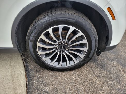 Certified 2023 Lincoln Aviator Reserve w/ Elements Package Plus image 17