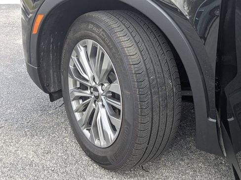 Used 2024 Cadillac XT4 Premium Luxury image 38