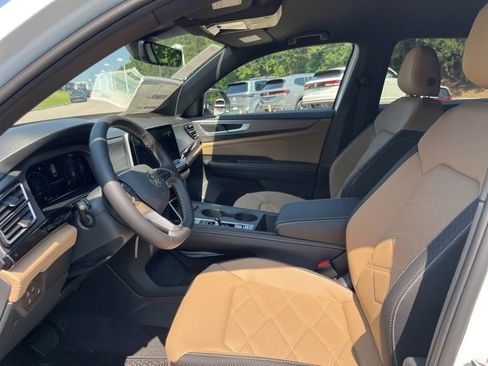 New 2025 Volkswagen Atlas Cross Sport SE image 7