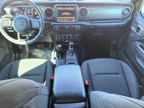 Used 2023 Jeep Wrangler Unlimited w/ Cold Weather Group AWD/4WD image 18
