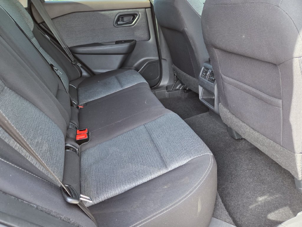 Used 2021 Nissan Rogue S FWD image 15