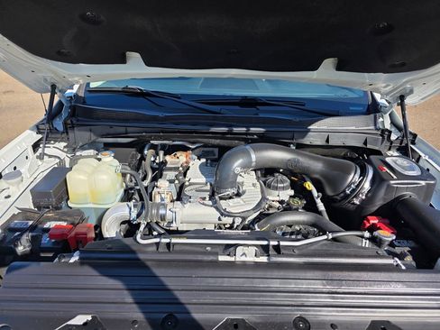 Used 2019 Nissan Titan SV w/ SV Convenience Package image 26