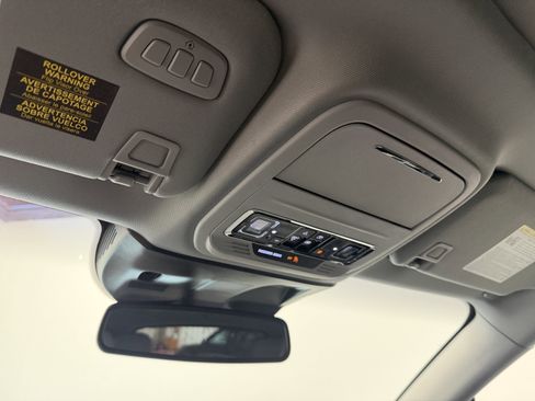 Used 2021 Lincoln Corsair AWD w/ Premium Package image 6