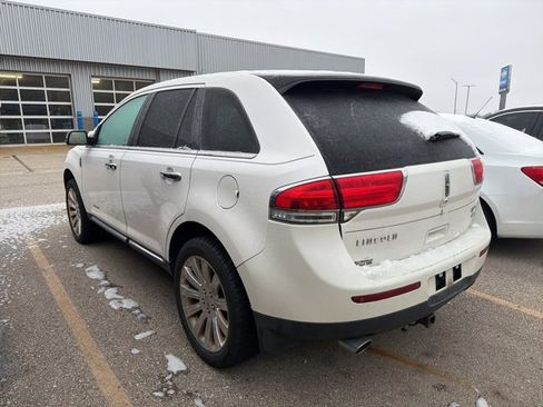 Used 2013 Lincoln MKX Base image 4