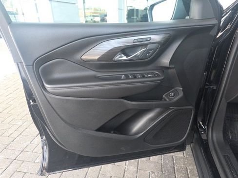 Used 2023 GMC Terrain SLT image 20