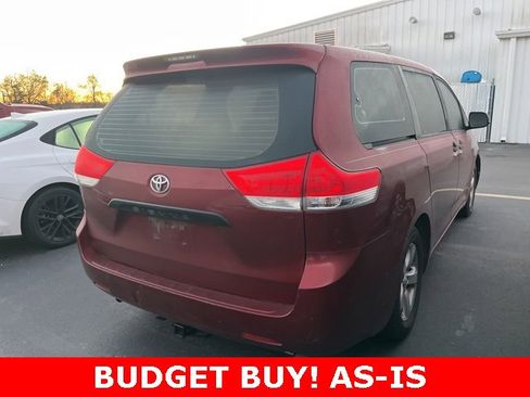 Used 2014 Toyota Sienna L image 4