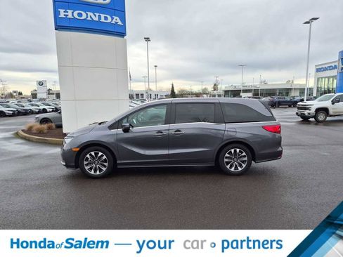 Used 2024 Honda Odyssey EX-L image 3