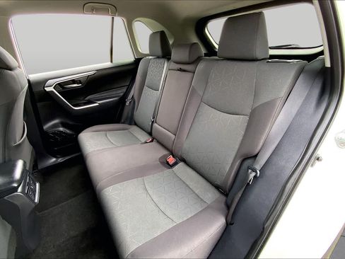 Used 2024 Toyota RAV4 XLE FWD image 20