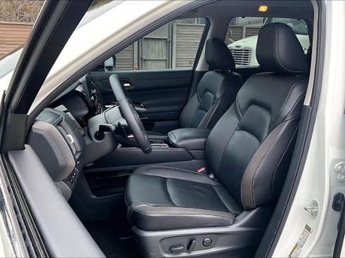 Certified 2024 Nissan Pathfinder SL w/ SL Premium Package image 7