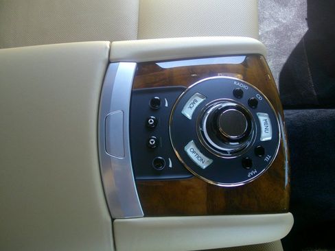 Used 2013 Rolls-Royce Ghost RWD image 93