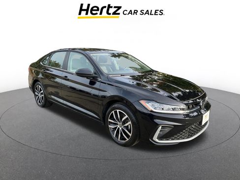 Used 2025 Volkswagen Jetta SE image 1