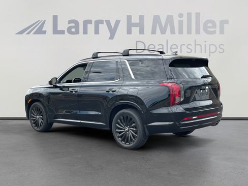 Used 2025 Hyundai Palisade Calligraphy AWD/4WD image 3