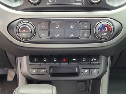 Used 2020 Chevrolet Colorado ZR2 AWD/4WD image 25