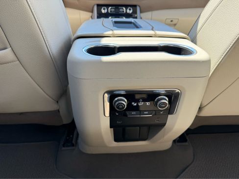 Used 2023 GMC Yukon Denali AWD/4WD image 32