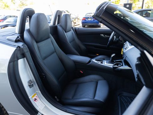 Used 2009 BMW Z4 sDrive35i image 24