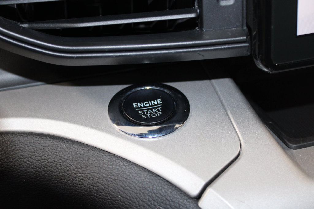 Used 2024 Ford Explorer XLT RWD image 42