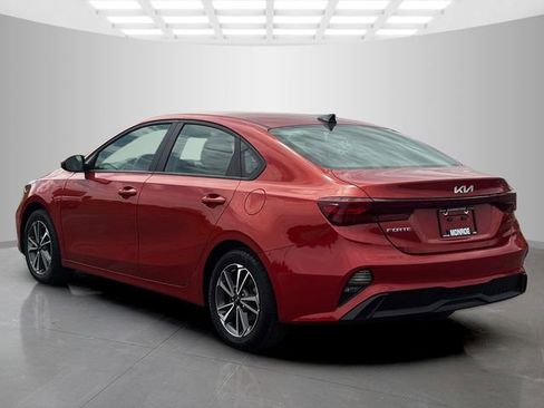 Used 2022 Kia Forte LXS FWD image 5
