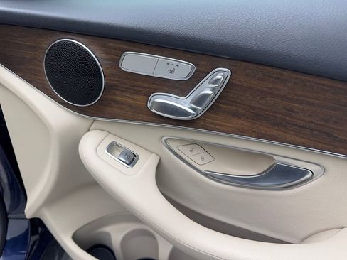 Used 2022 Mercedes-Benz GLC 300 4MATIC image 47