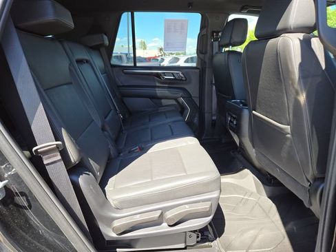 Used 2025 Chevrolet Tahoe Z71 AWD/4WD image 34