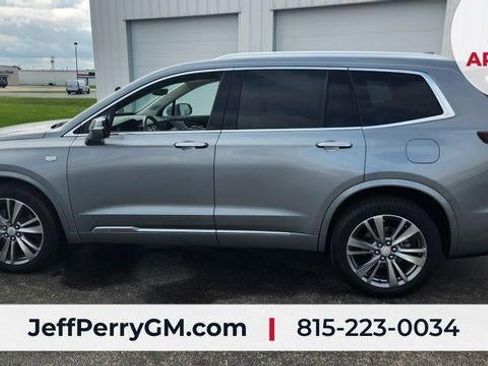 Used 2024 Cadillac XT6 Premium Luxury w/ Technology Package AWD/4WD image 8