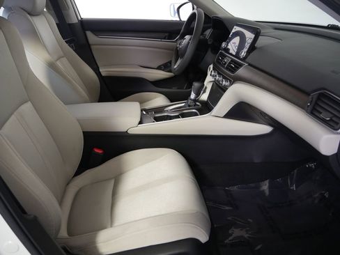 Used 2019 Honda Accord EX image 6