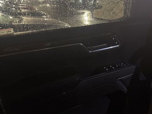 Used 2022 GMC Sierra 1500 SLE image 9