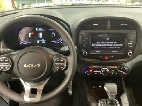 Certified 2023 Kia Soul LX image 15