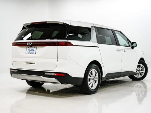Certified 2024 Kia Carnival LX image 30