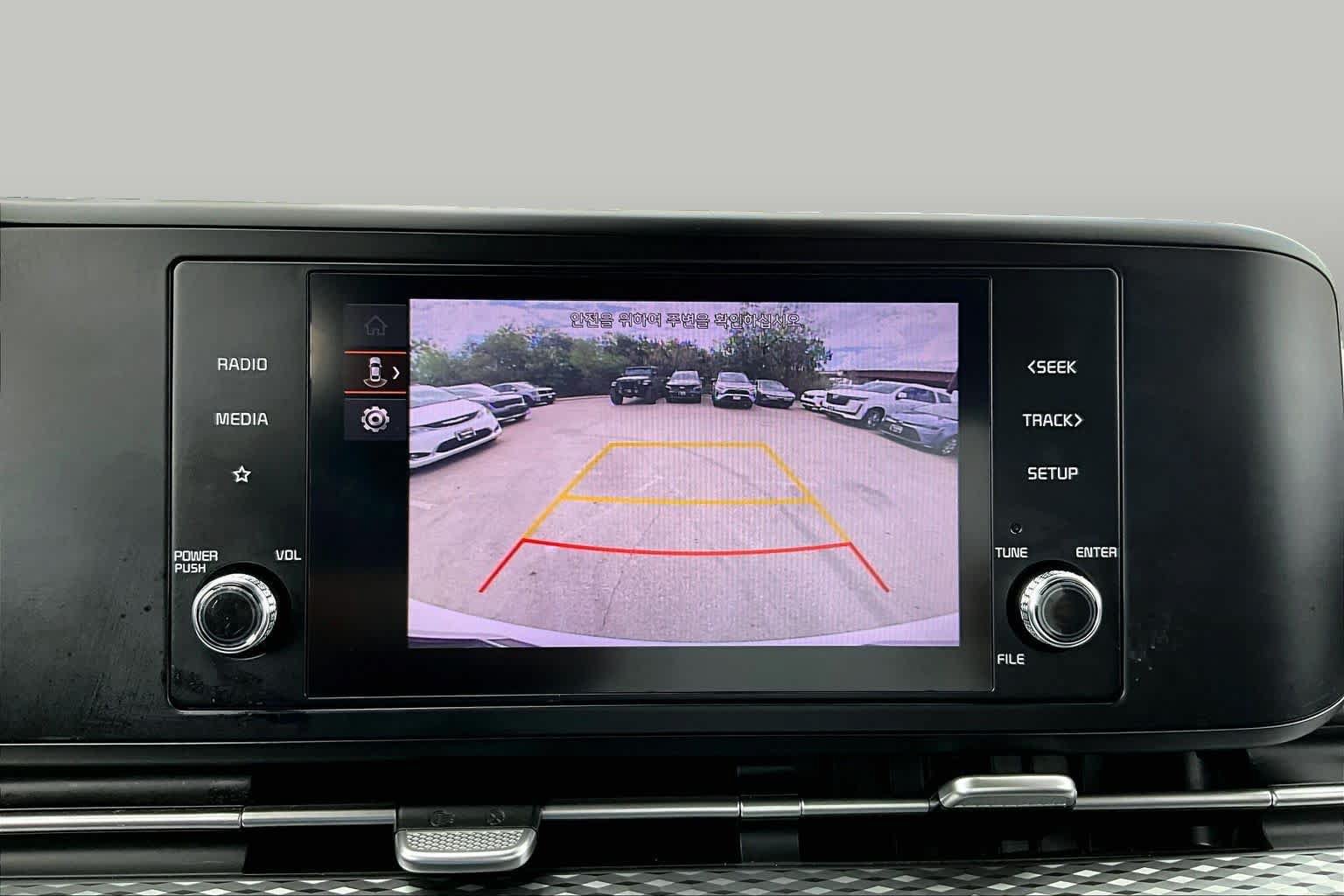 Used 2024 Kia Carnival LX FWD image 28